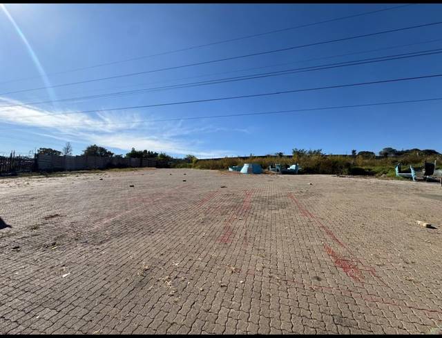 360M² WAREHOUSE TO LET IN INDUSTRIA NORTH